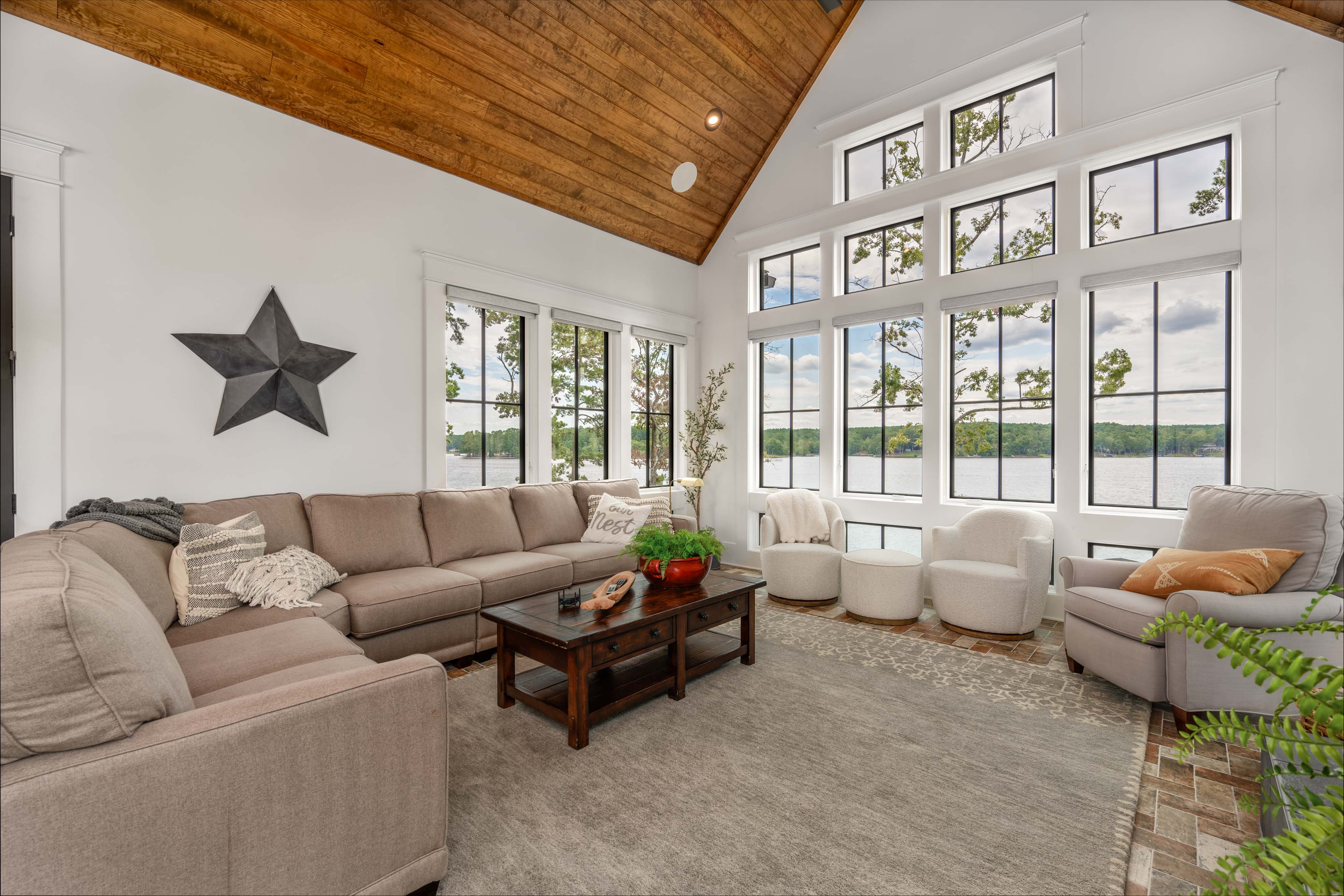 1051 South Shoals Drive image 19